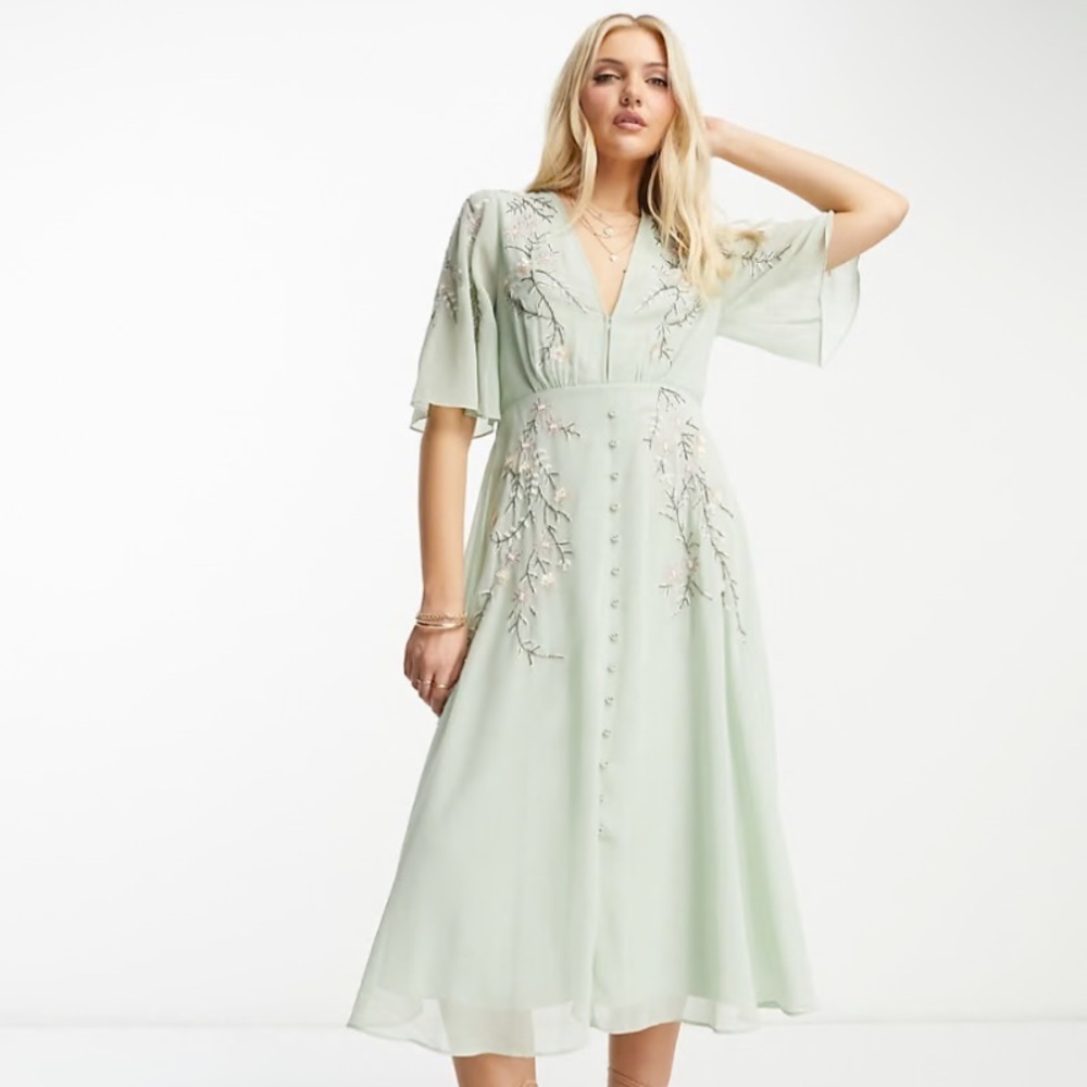 EUC Hope & Ivy Embroidered Midi Dress in Sage - Picture 2 of 16